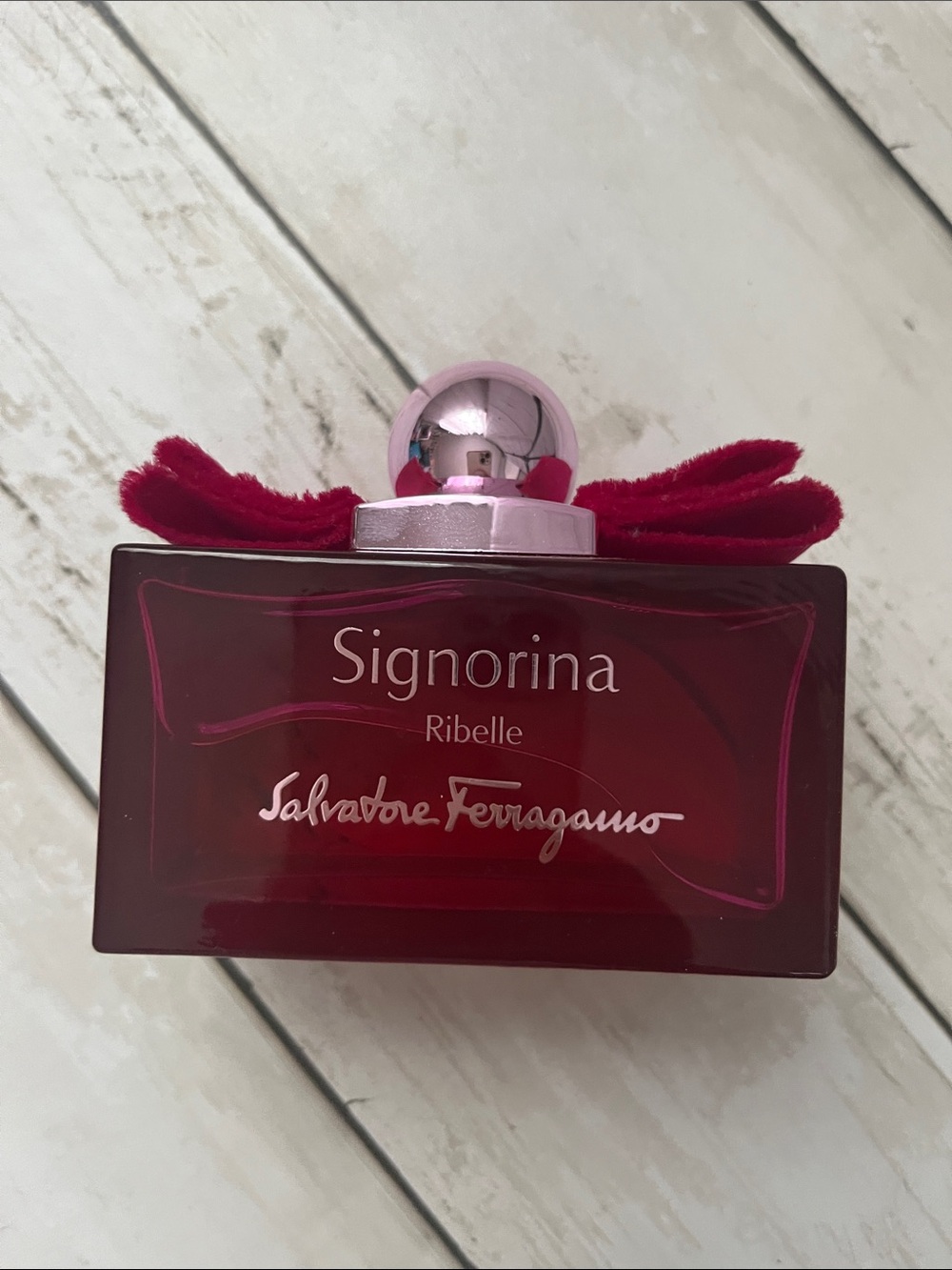 Salvatore Ferragamo Signorina Ribelle - Deep Raspberry Red Glass with Silver Cap - Picture 3 of 5